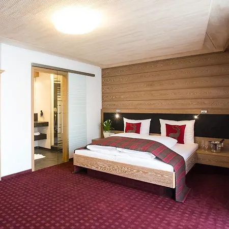 Kreuz Gaestehaus Und Lauchertbar Mit Terrasse Pensión 3*