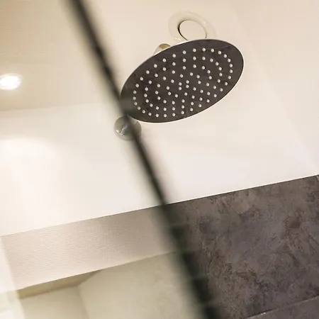 Kreuz Gaestehaus Und Lauchertbar Mit Terrasse Pensión