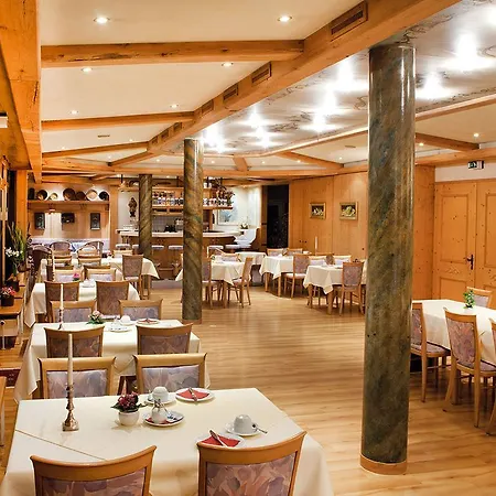 Kreuz Gaestehaus Und Lauchertbar Mit Terrasse 3*